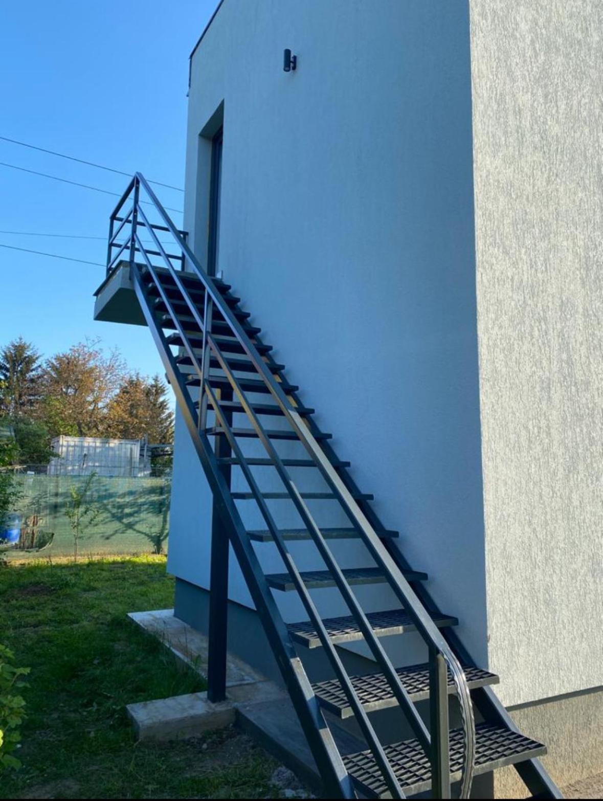 Ttt House ピテシュティ エクステリア 写真